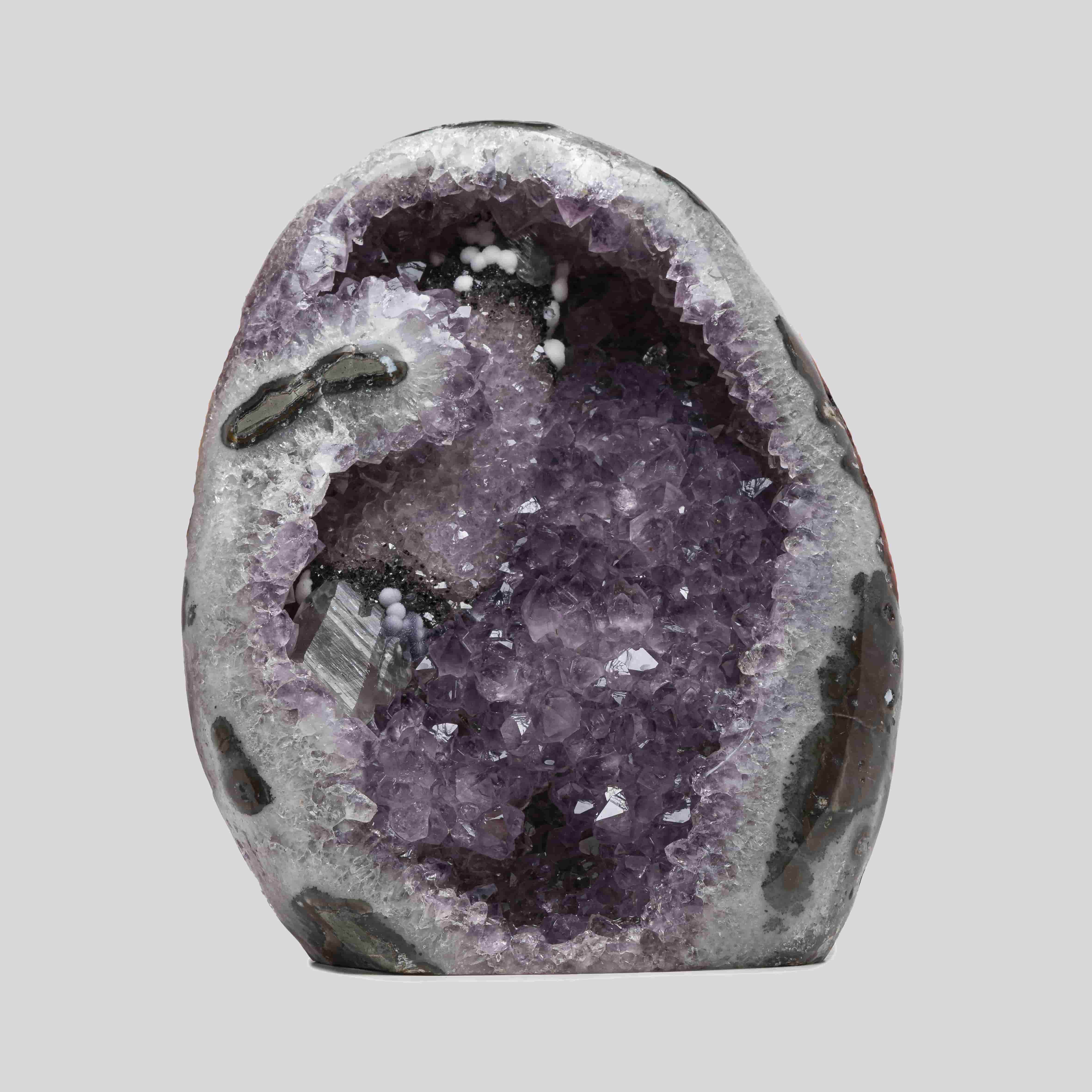 Outstanding Natural Quartz Amethyst Crystal Geode, Amethyst Egg for collectors. gigant polished purple amethyst.