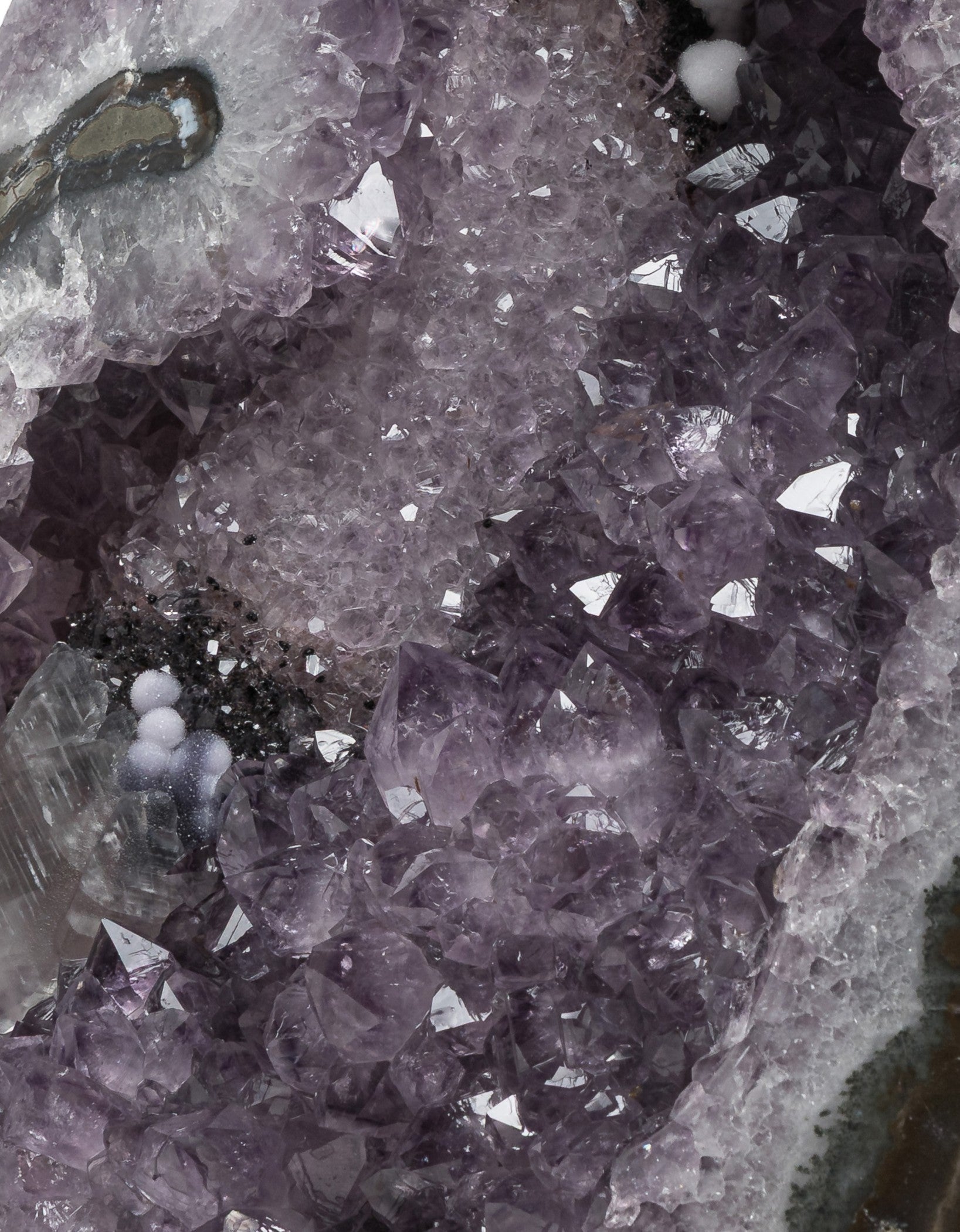 The Beauty of Amethyst Crystal Décor